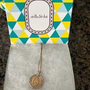 Beautiful Stella and Dot necklace still in the box